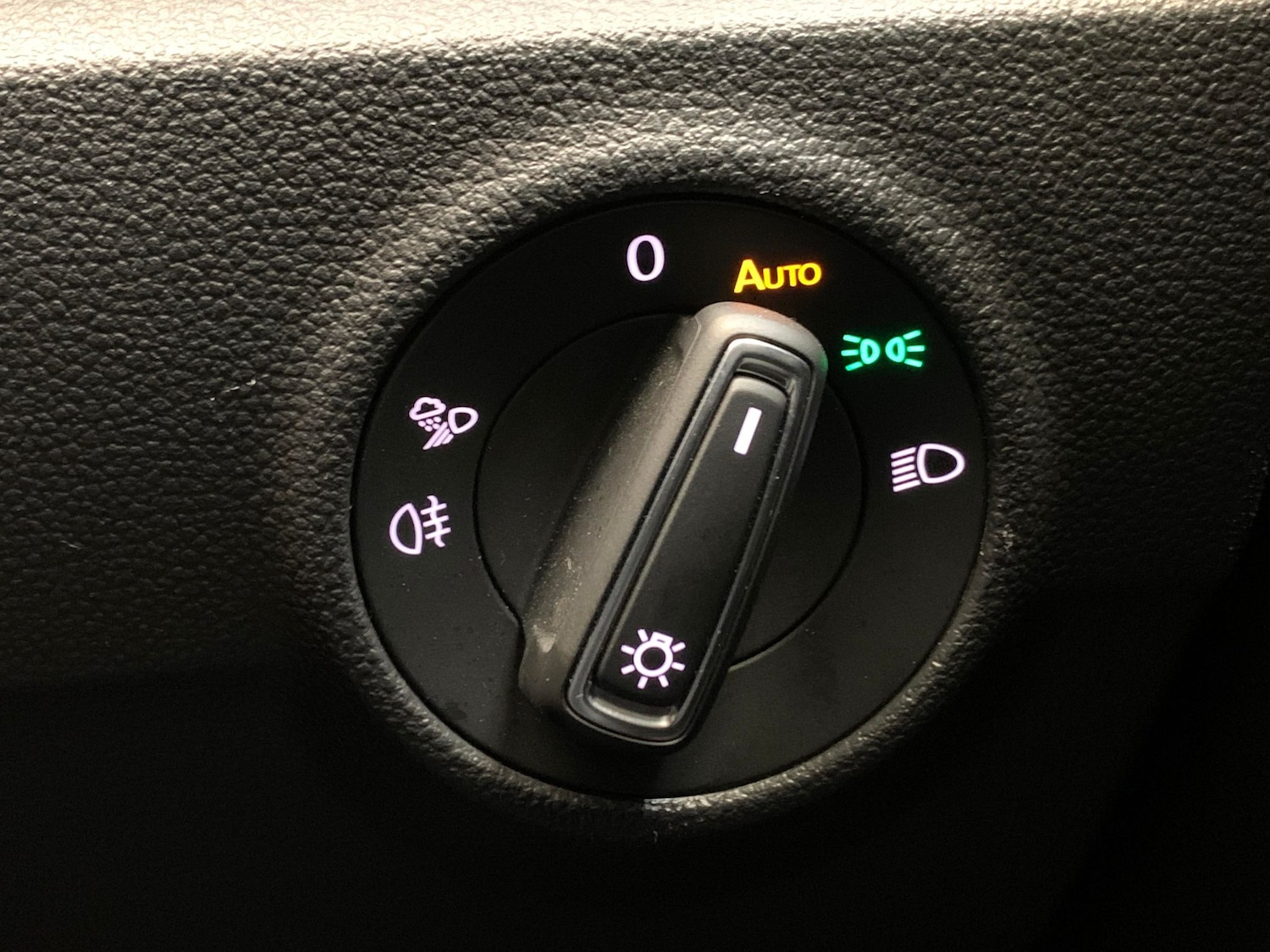 Used Volkswagen T-Roc for sale - 77083508: Photo 20