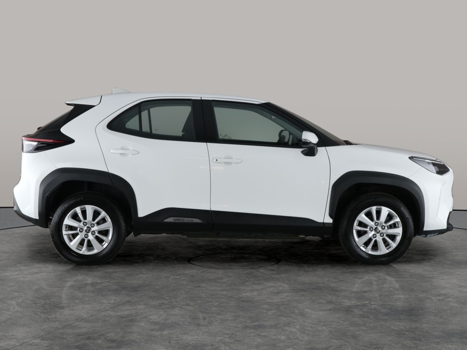 Used Toyota Yaris Cross 2024 for sale - 76344791: Photo 12