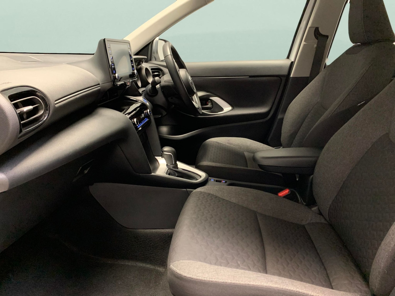 Used Toyota Yaris Cross 2024 for sale - 76344791: Photo 4