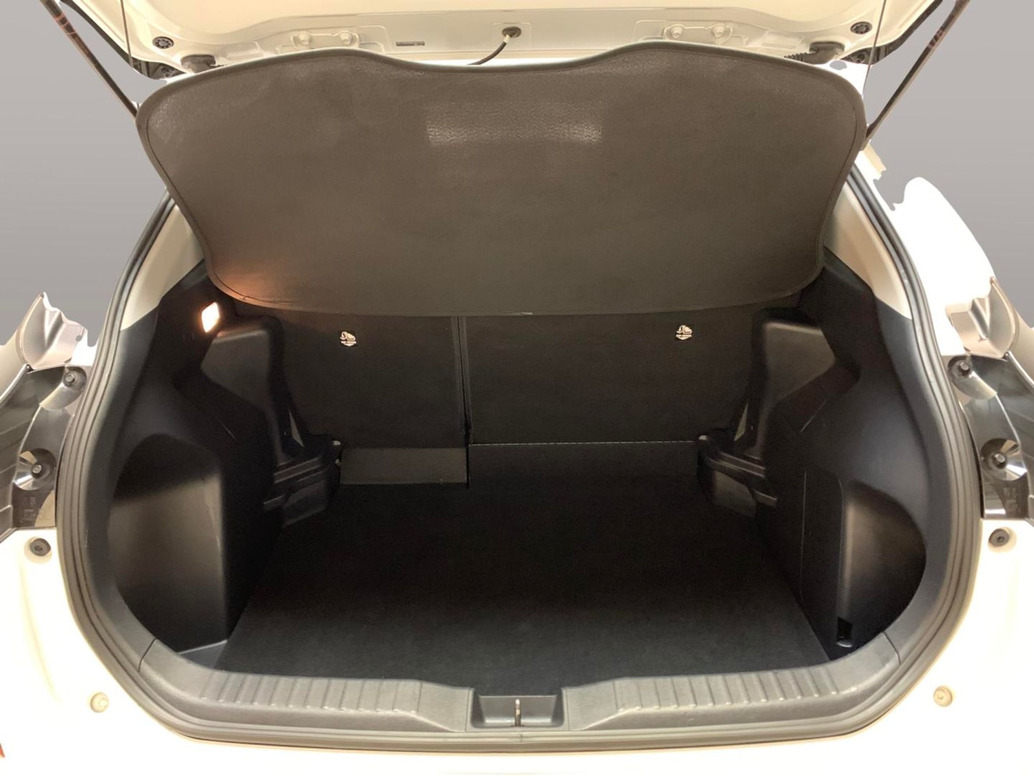 Used Toyota Yaris Cross 2024 for sale - 76344791: Photo 42