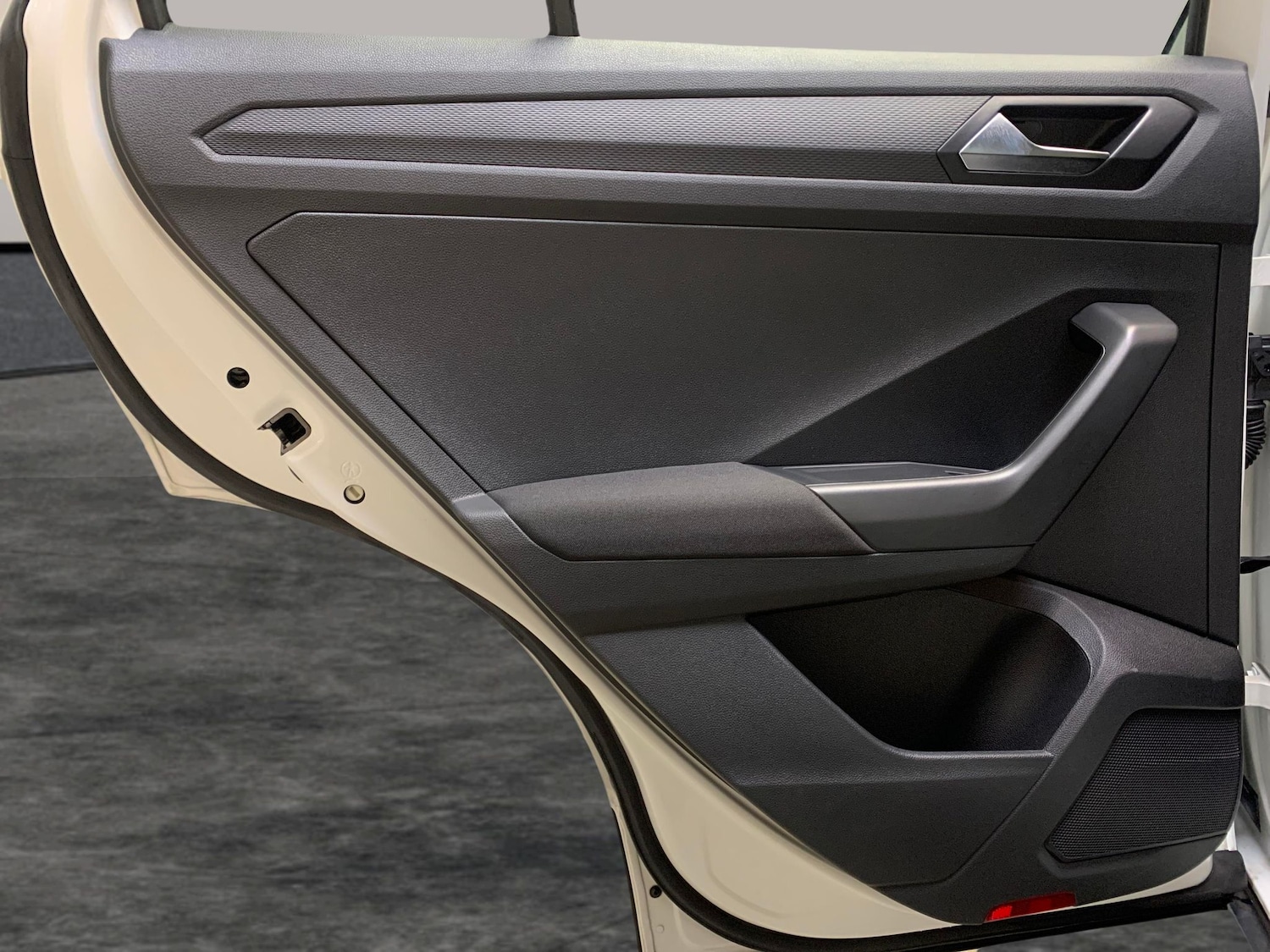 Used Volkswagen T-Roc 2023 for sale - 77665432: Photo 21