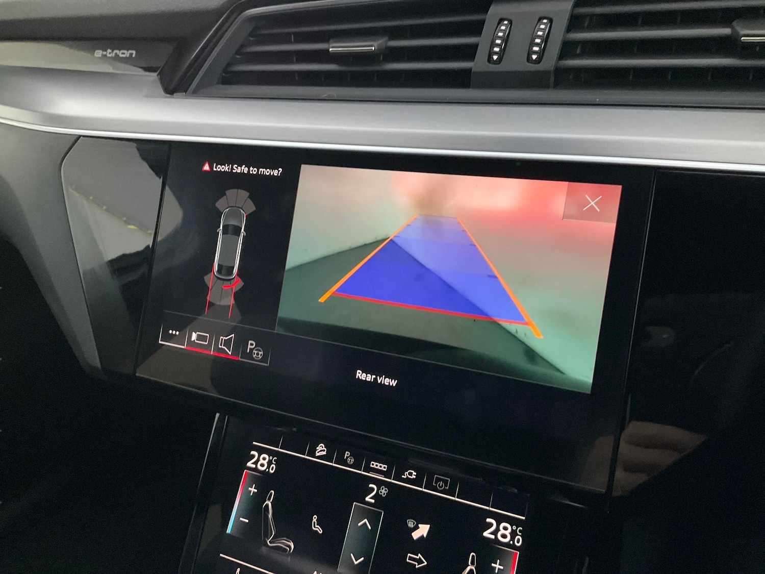 Used Audi e-tron 2022 for sale - 76577904: Photo 6