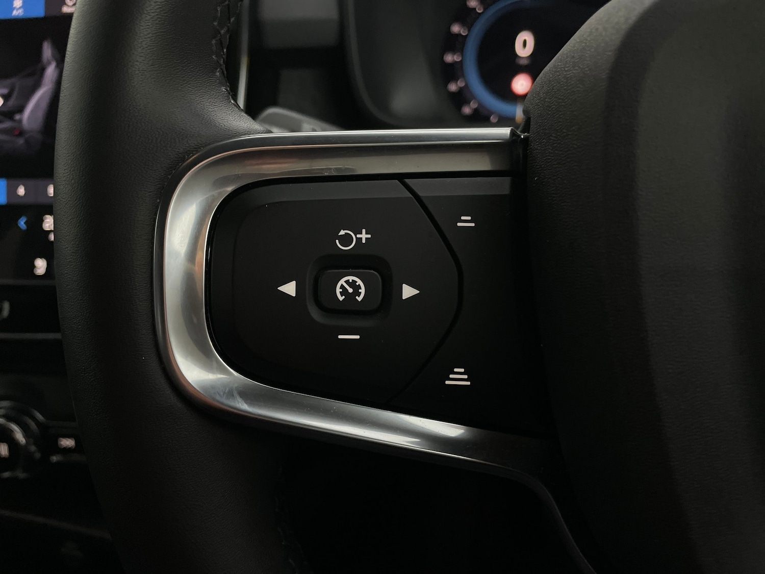 Used Volvo XC40 2022 for sale - 76958369: Photo 26