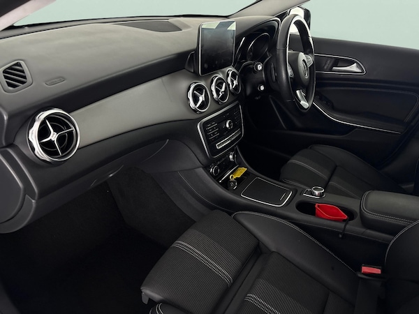 Used Mercedes-Benz GLA 2019 for sale - 76300601: Photo 4