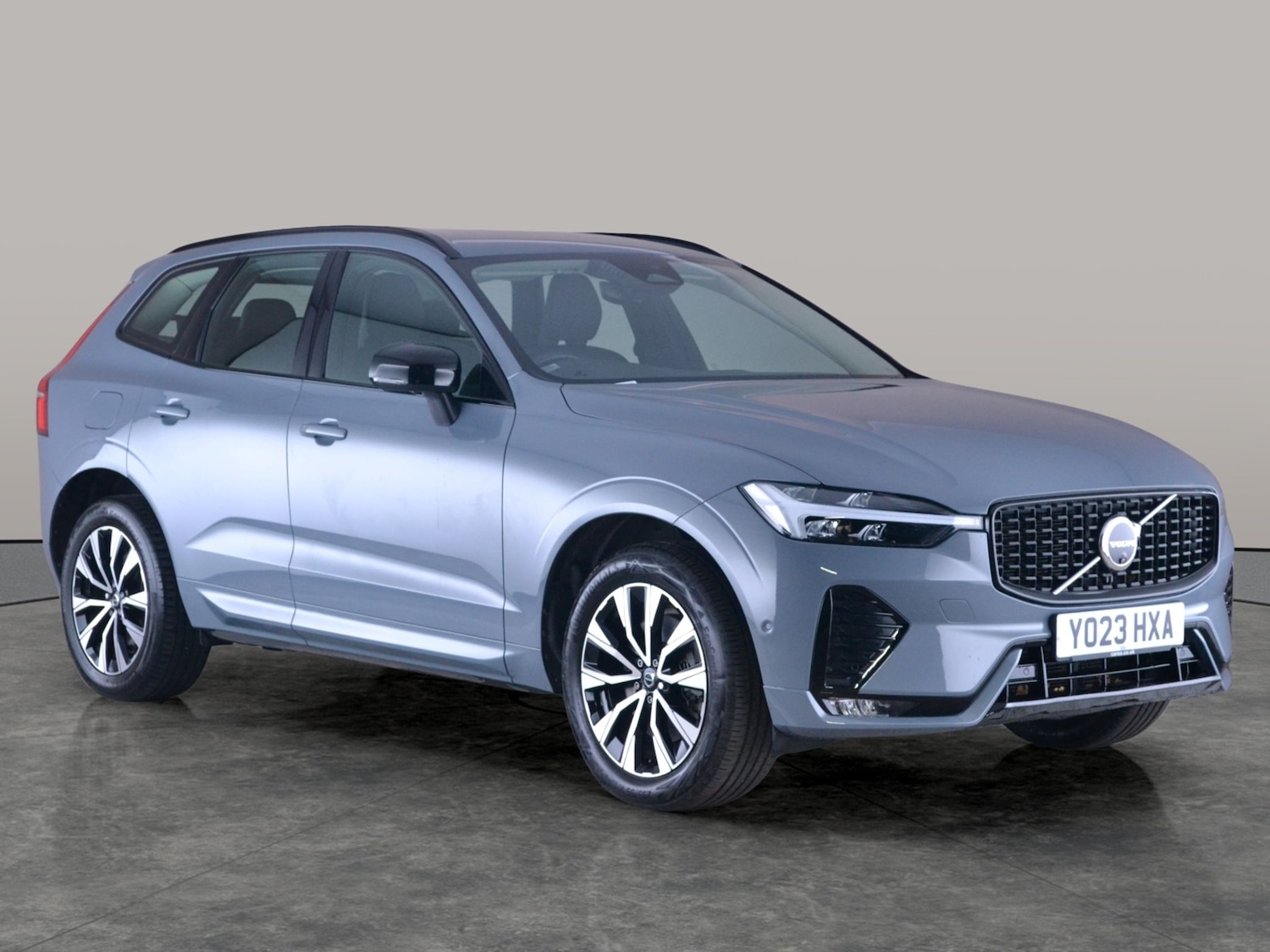 Used Volvo XC60 2023 for sale - 77127863: Photo 8