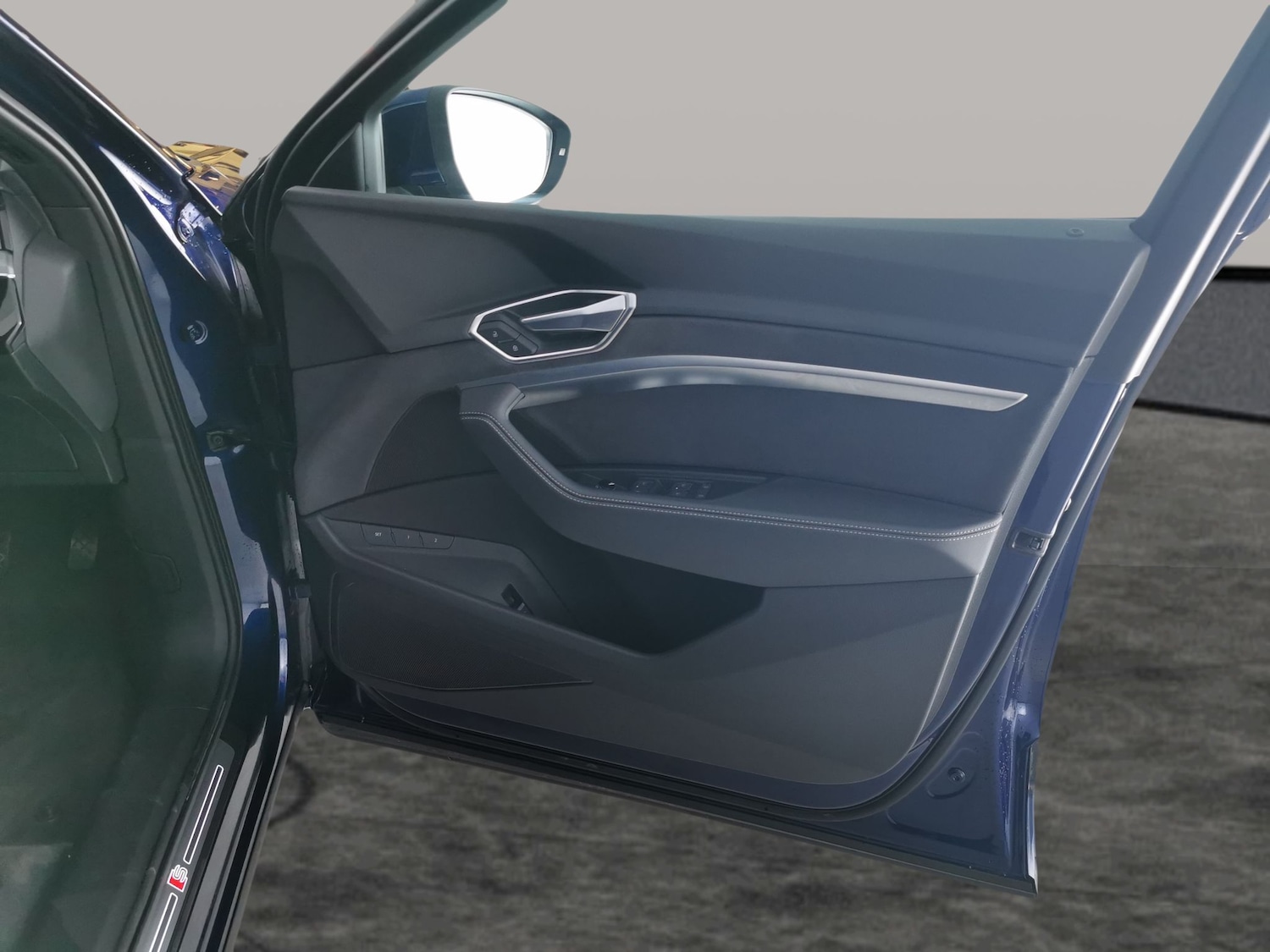 Used Audi e-tron 2023 for sale - 77364890: Photo 33