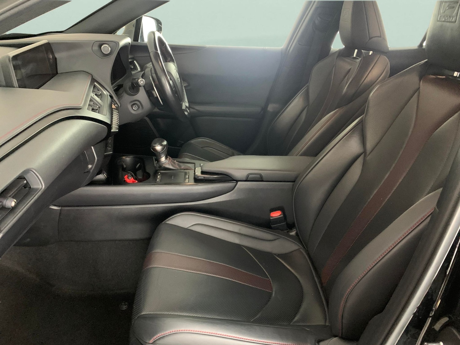 Used Lexus UX 2021 for sale - 76958332: Photo 4