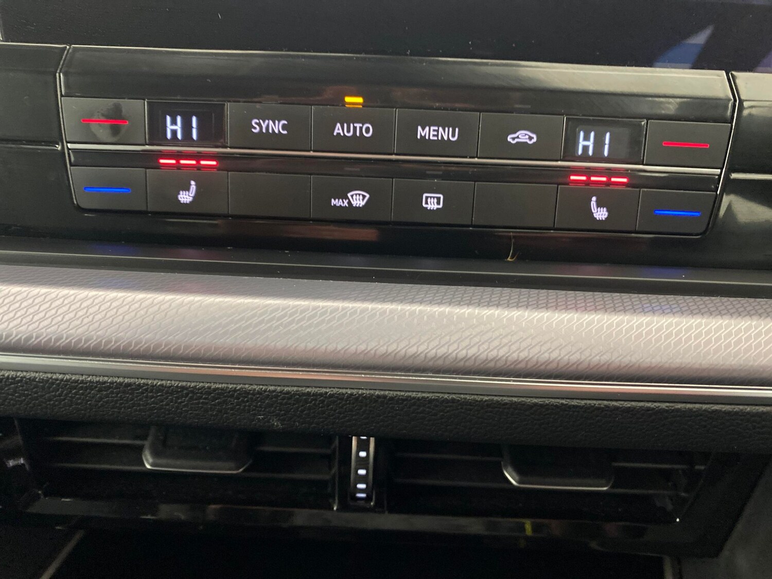 Used Volkswagen Touareg 2022 for sale - 77347397: Photo 17