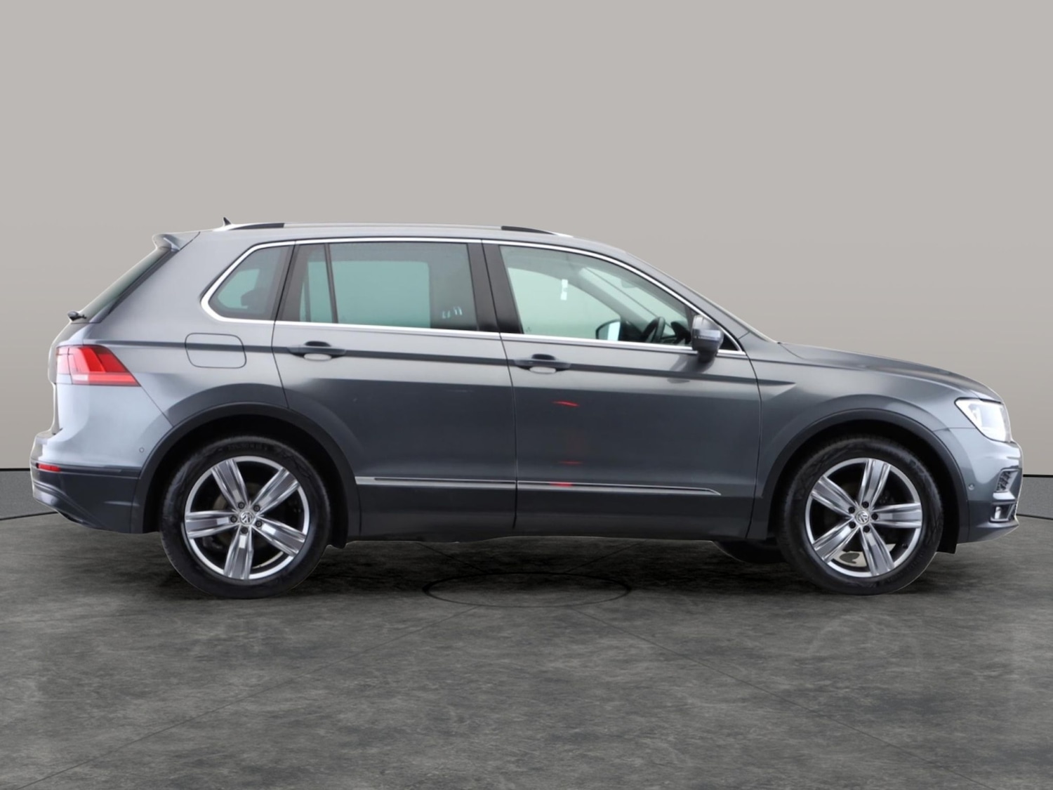 Used Volkswagen Tiguan 2019 for sale - 77641182: Photo 5