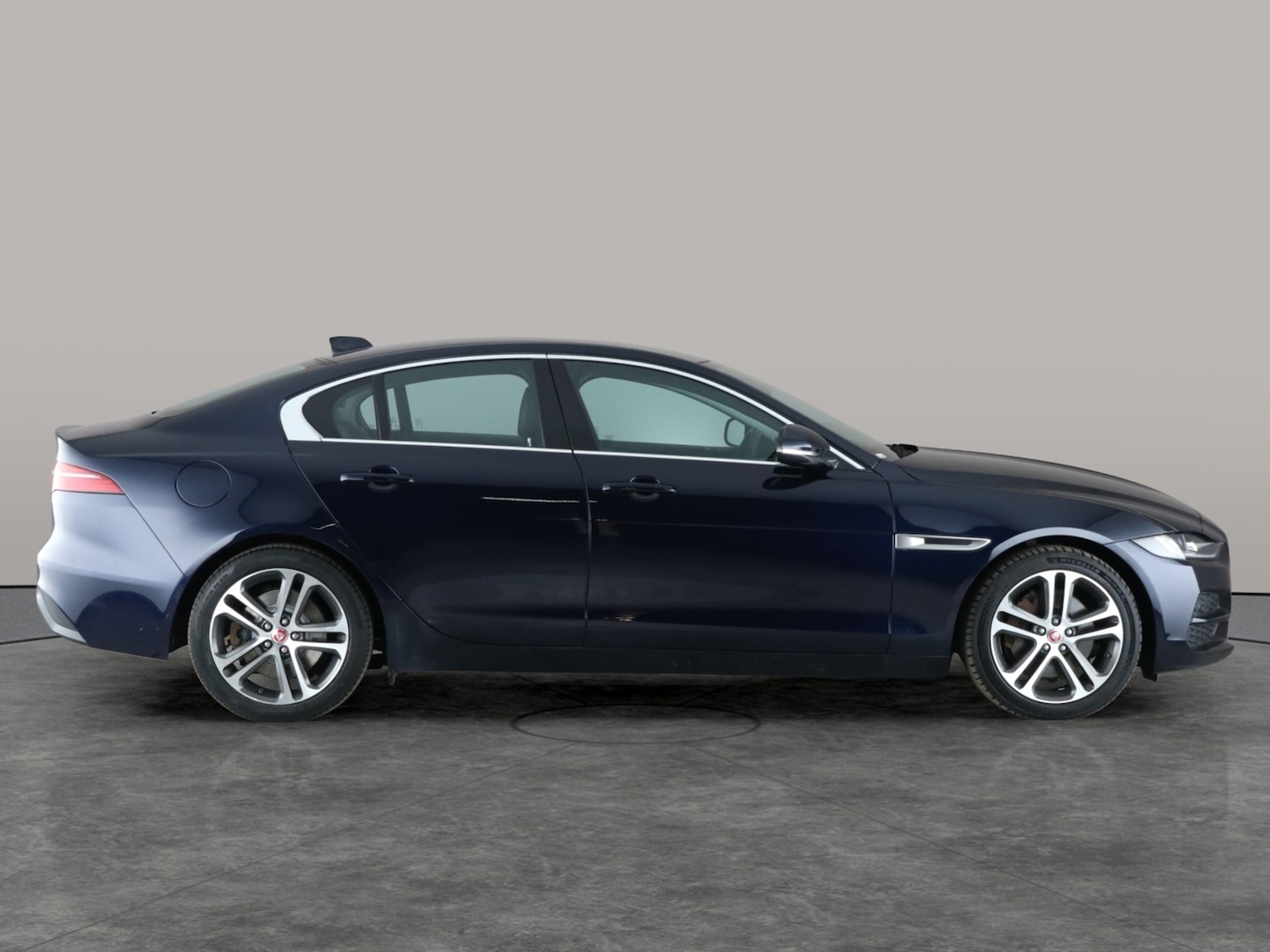 Used Jaguar XE 2020 for sale - 76367297: Photo 12