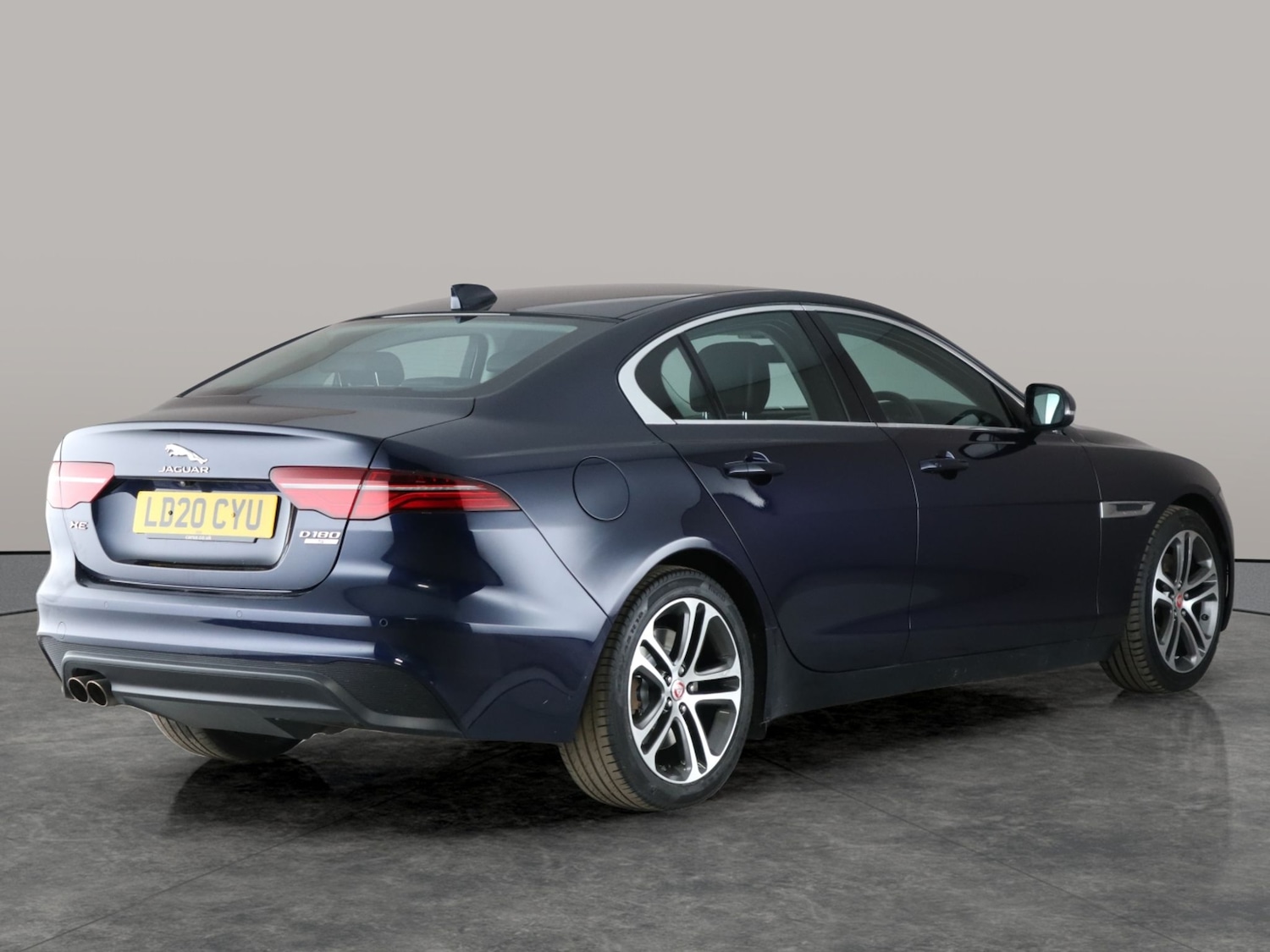 Used Jaguar XE 2020 for sale - 76367297: Photo 13