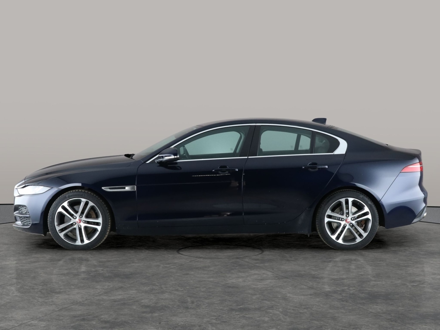 Used Jaguar XE 2020 for sale - 76367297: Photo 17