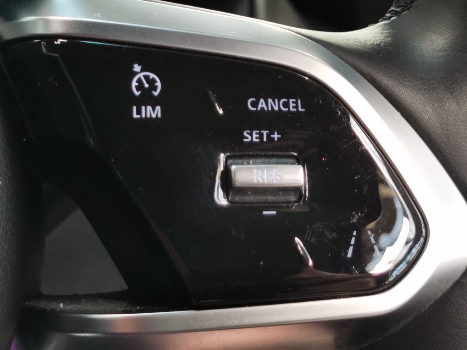 Used Jaguar XE 2020 for sale - 76367297: Photo 26