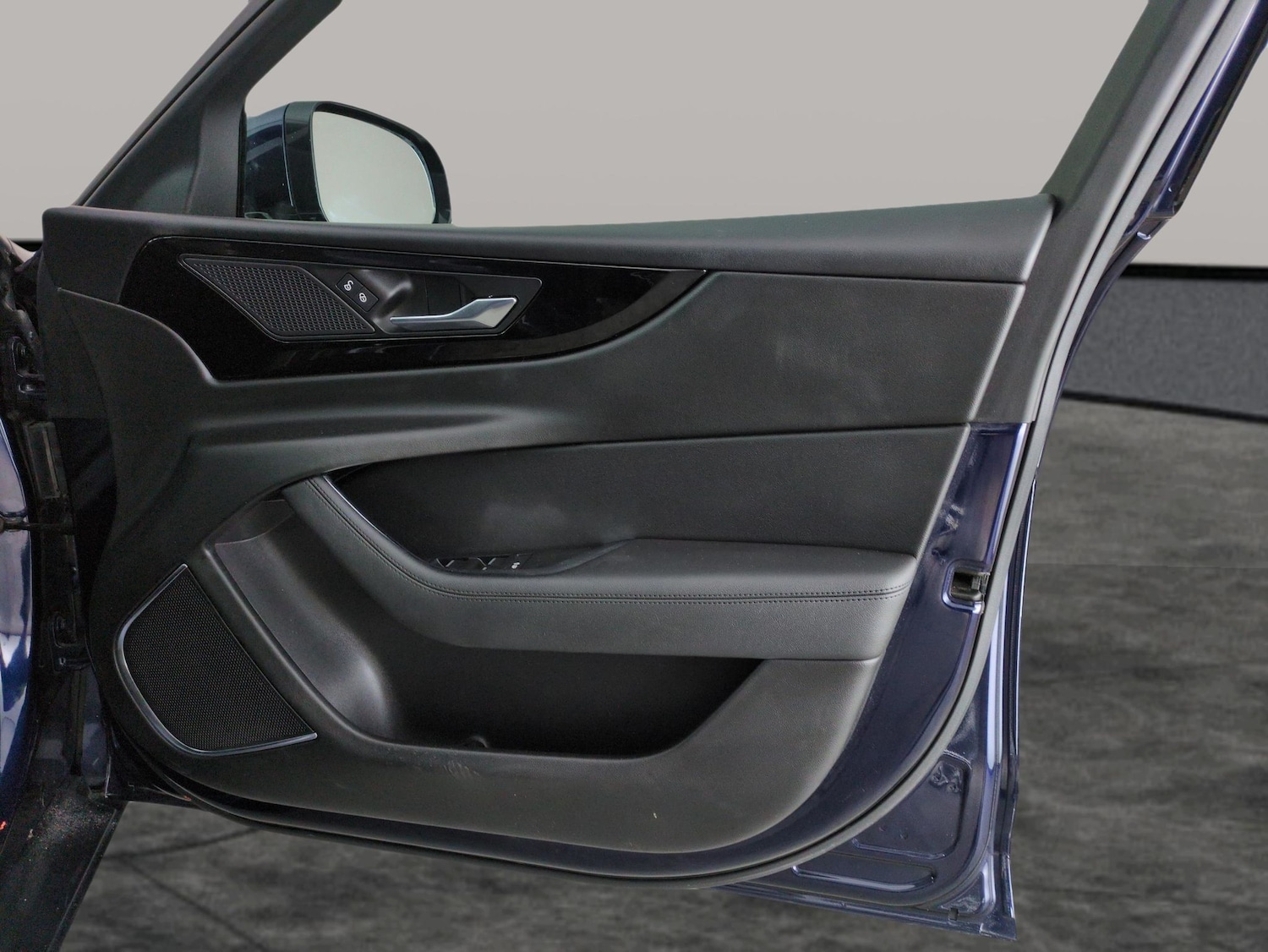 Used Jaguar XE 2020 for sale - 76367297: Photo 37