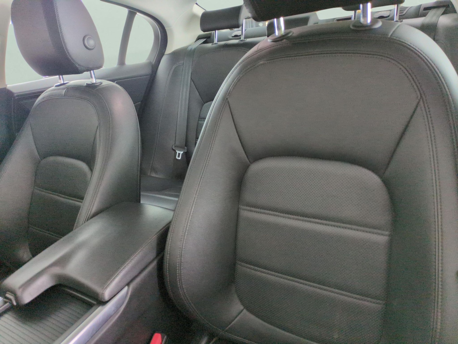 Used Jaguar XE 2020 for sale - 76367297: Photo 8
