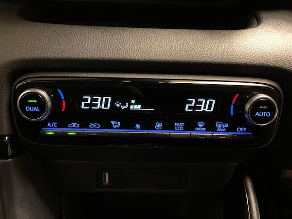 Used Toyota Yaris 2021 for sale - 76209782: Photo 24