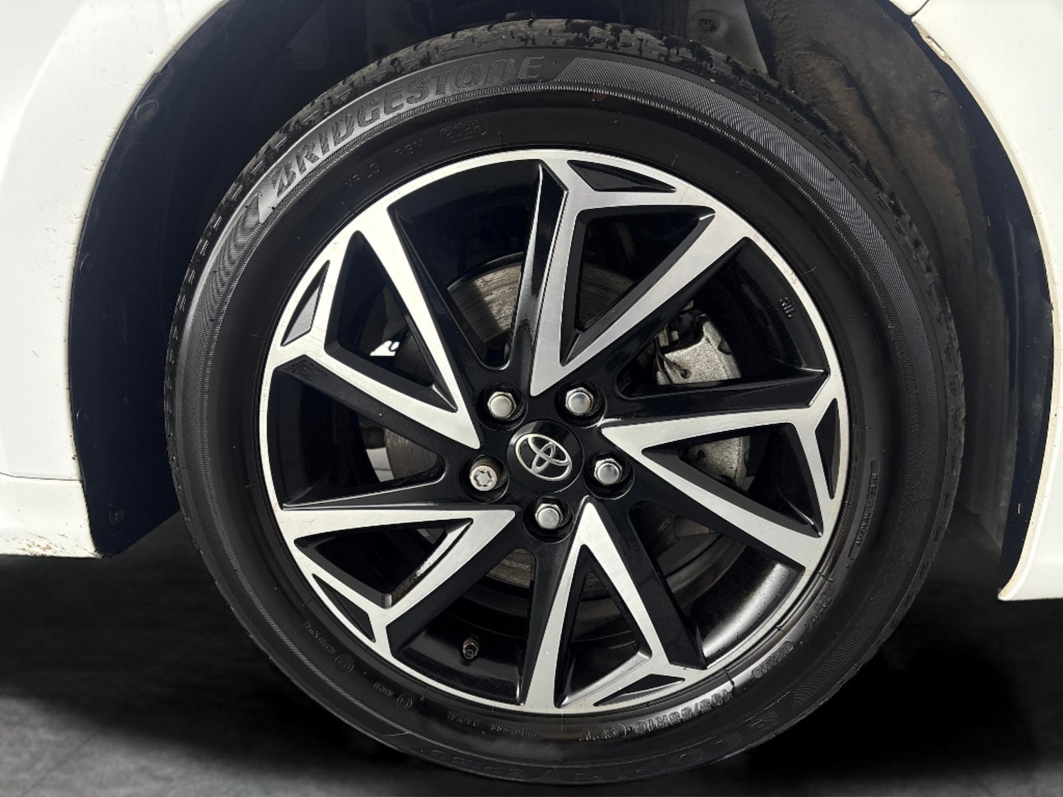 Used Toyota Yaris 2022 for sale - 76362424: Photo 32