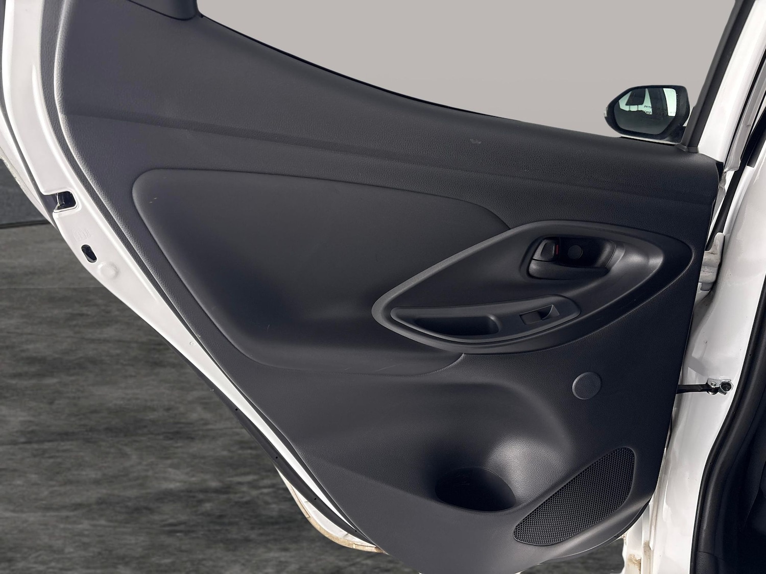 Used Toyota Yaris 2022 for sale - 76362424: Photo 38