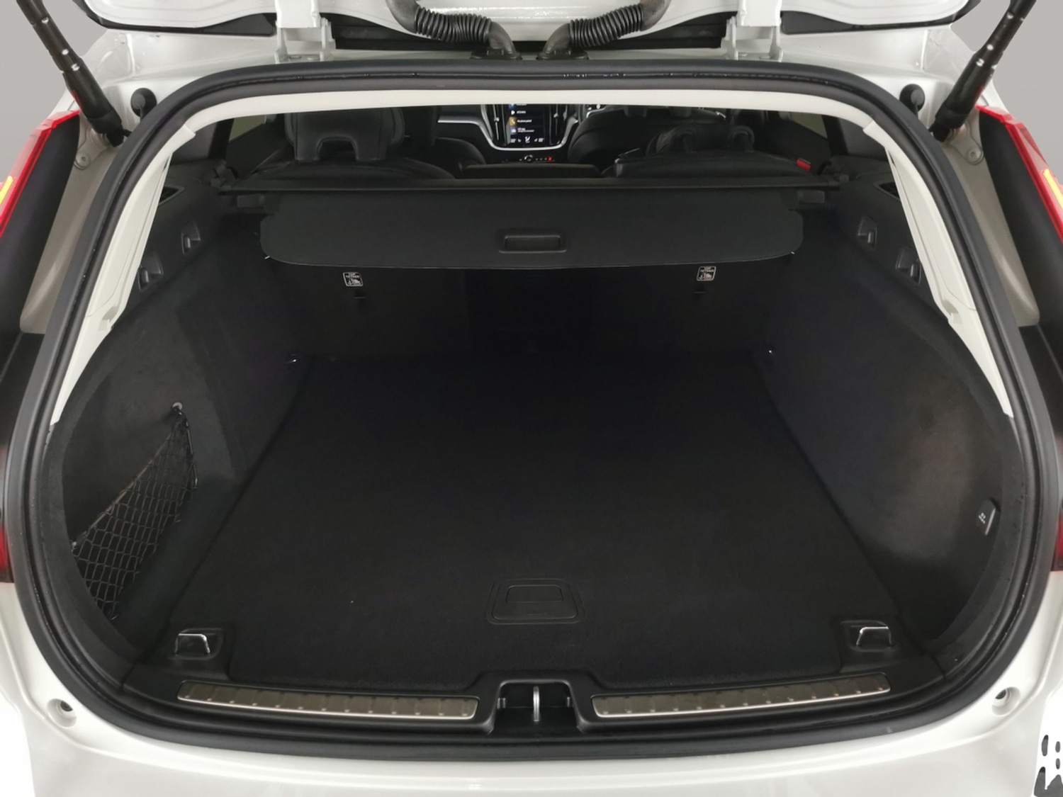 Used Volvo V60 2022 for sale - 76931932: Photo 36