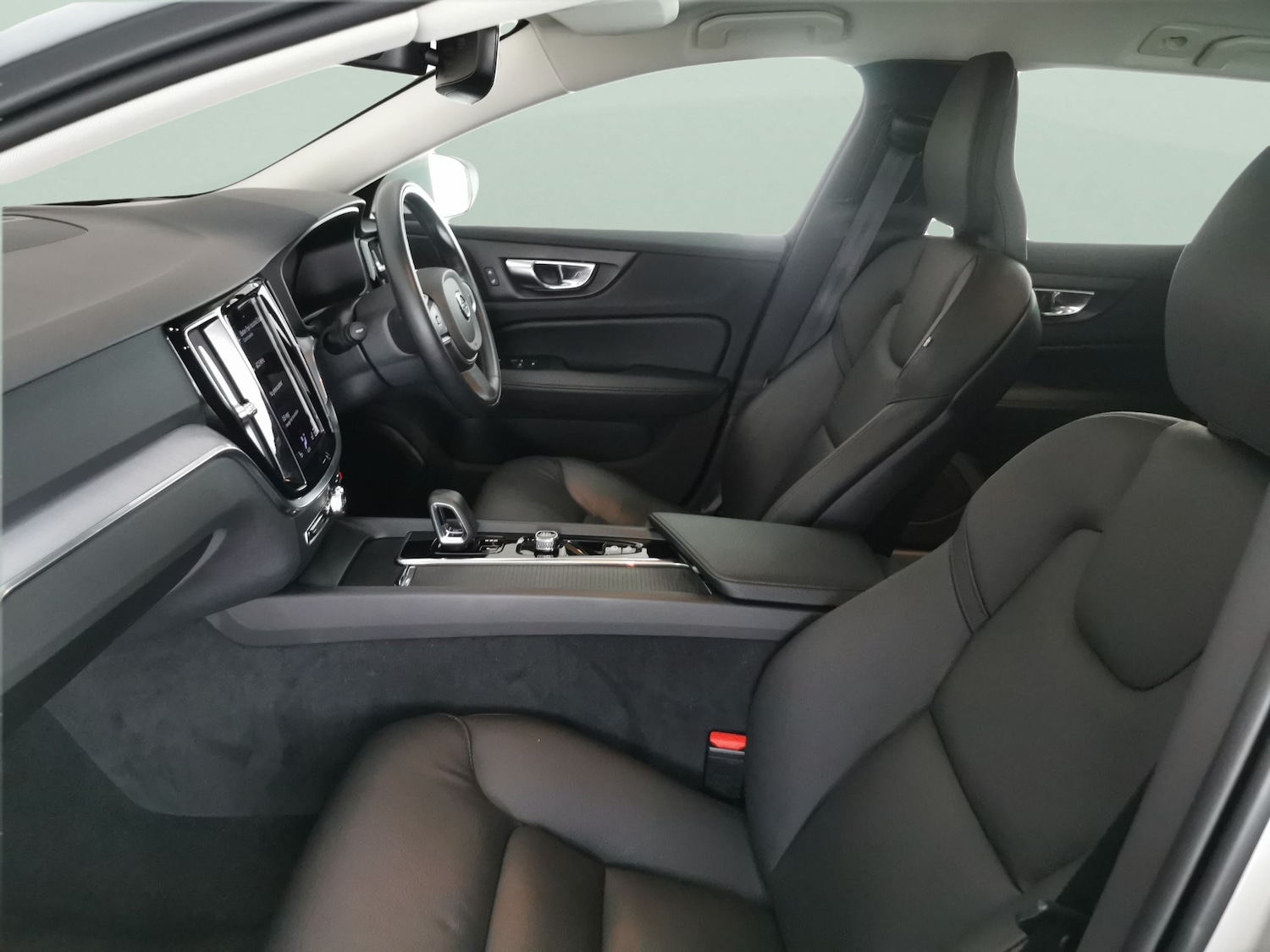 Used Volvo V60 2022 for sale - 76931932: Photo 4