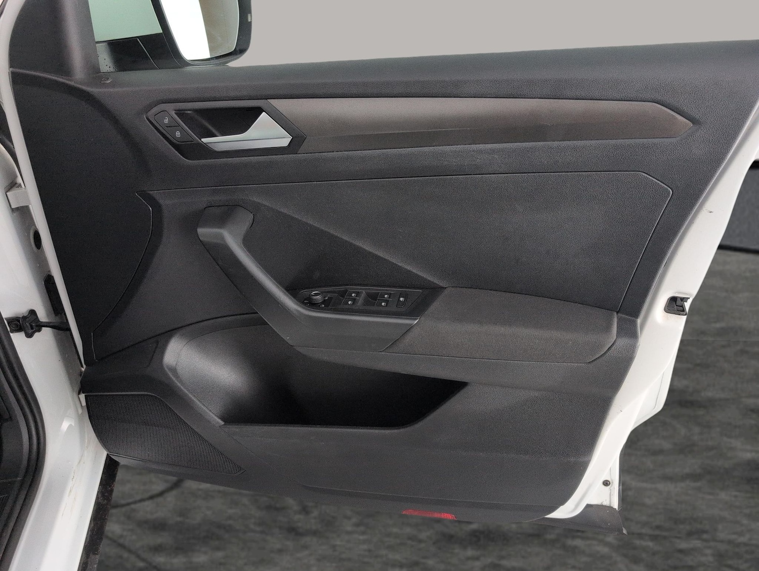 Used Volkswagen T-Roc 2018 for sale - 76450122: Photo 42