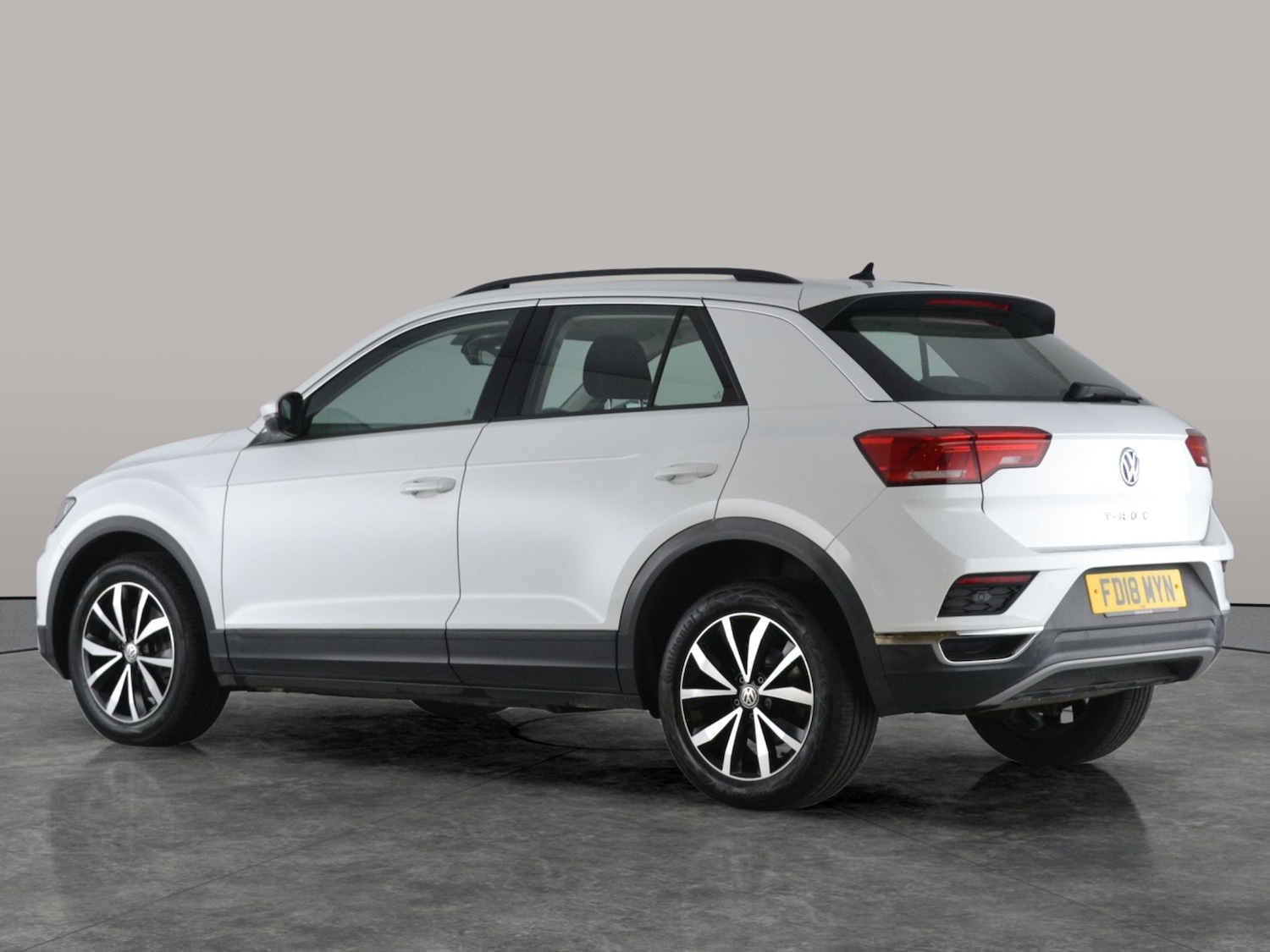 Used Volkswagen T-Roc 2018 for sale - 76450122: Photo 8