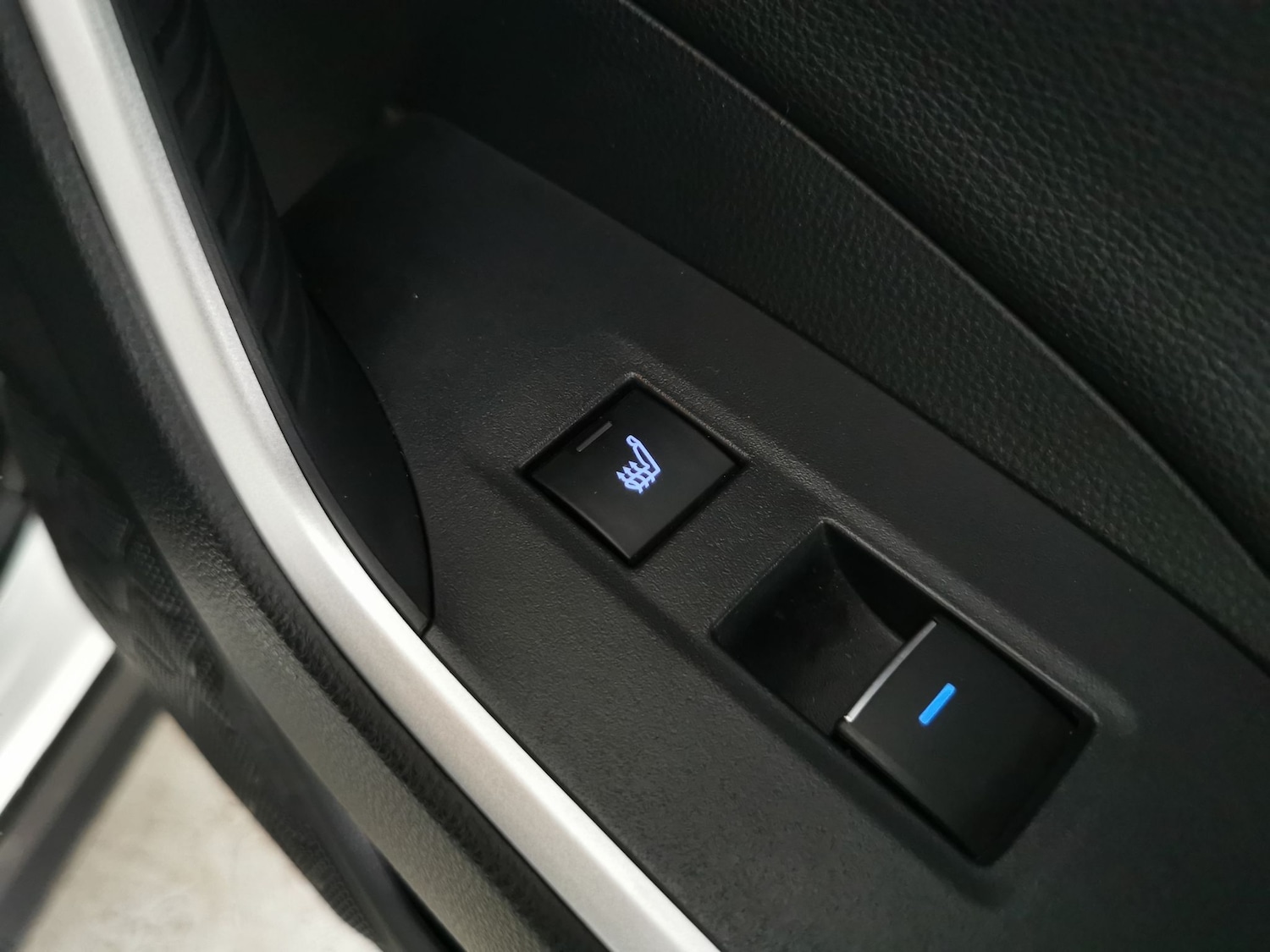 Used Toyota RAV4 2021 for sale - 76851510: Photo 16