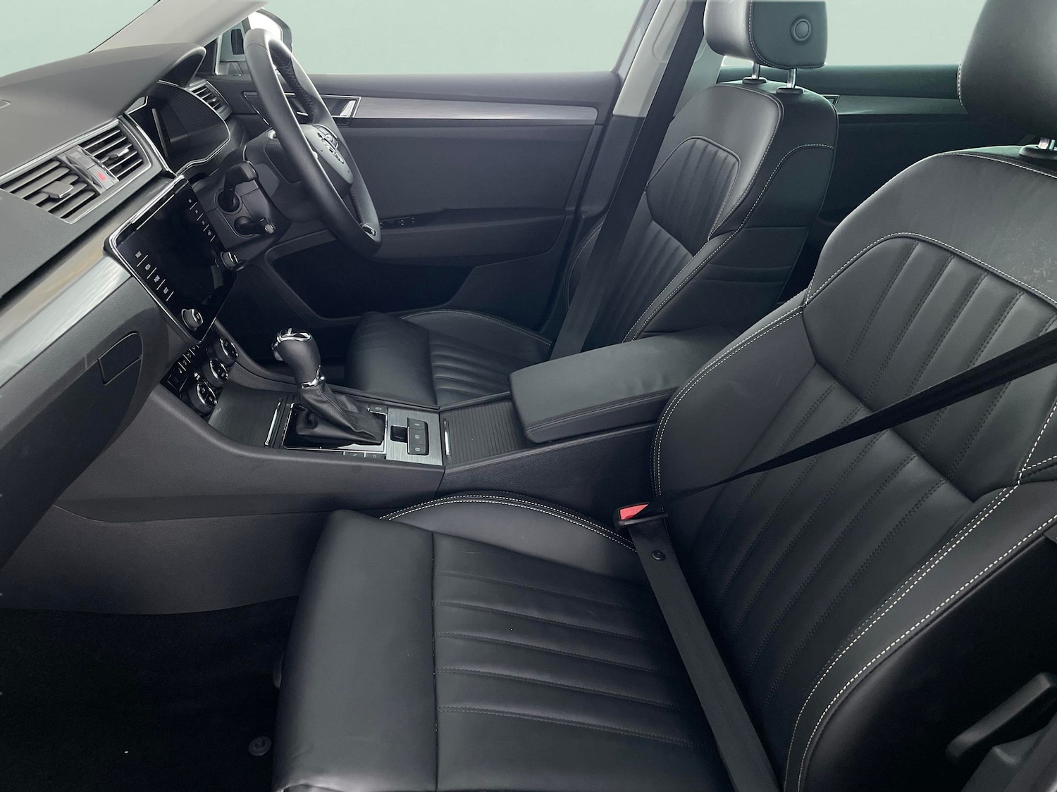 Used Skoda Superb 2023 for sale - 77324311: Photo 4