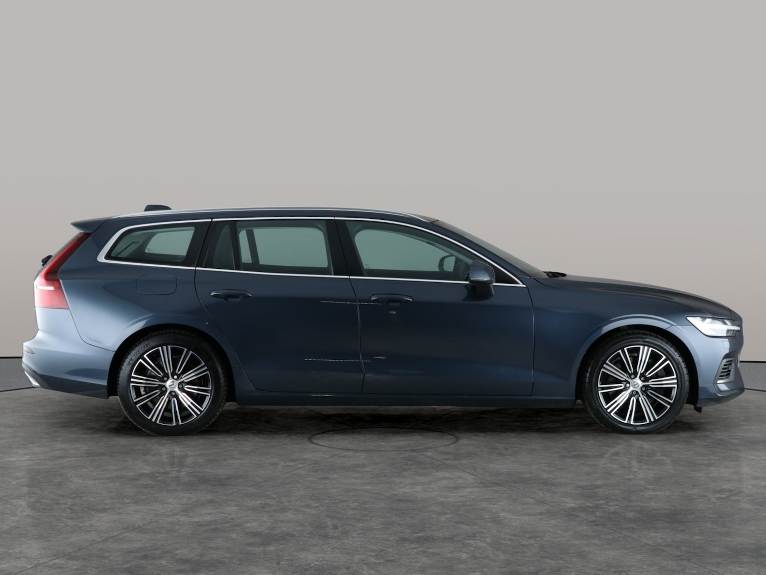 Used Volvo V60 2021 for sale - 76444648: Photo 13