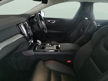 Used Volvo V60 2021 for sale - 76444648: Photo