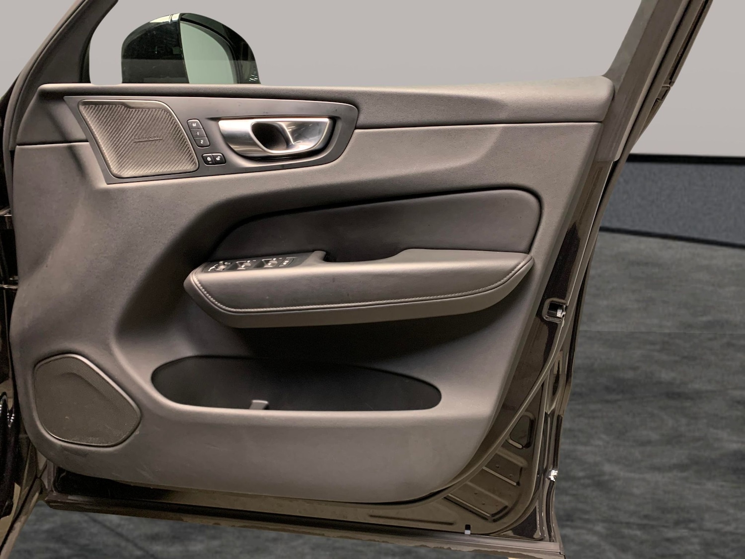 Used Volvo XC60 2023 for sale - 77053064: Photo 29