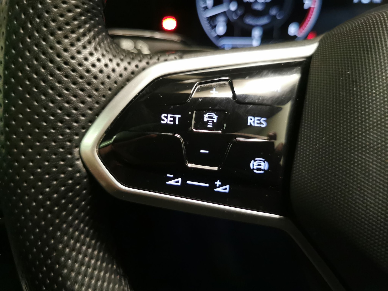 Used Volkswagen Touareg 2023 for sale - 77324329: Photo 23