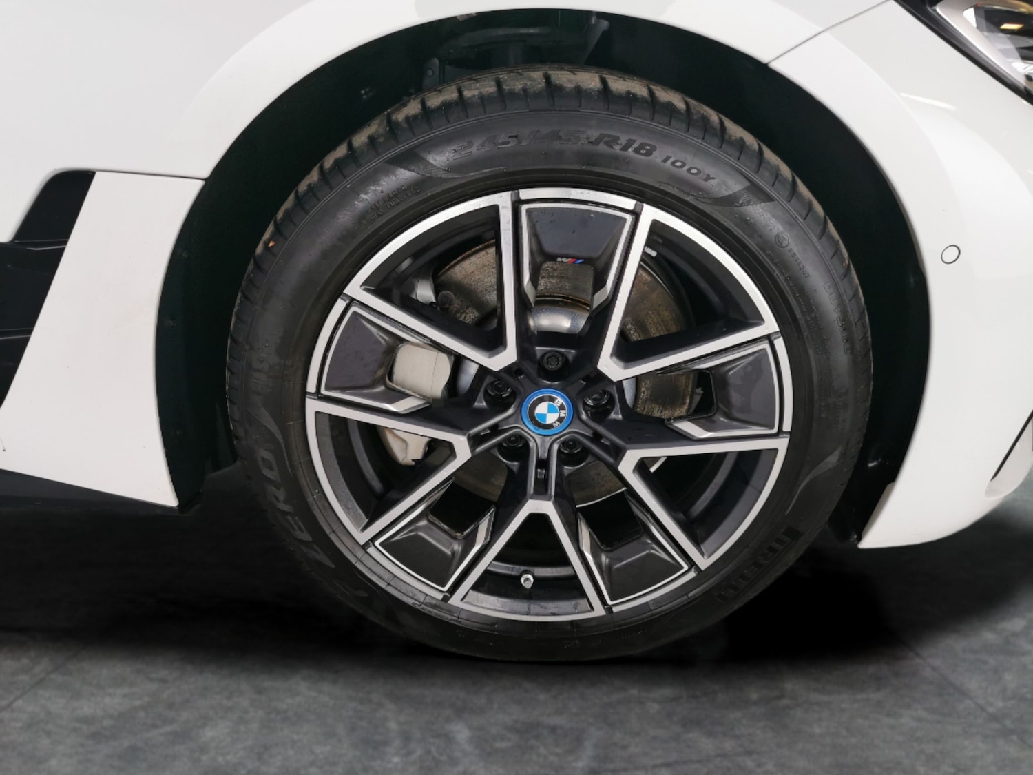 Used BMW i4 2023 for sale - 77951136: Photo 25