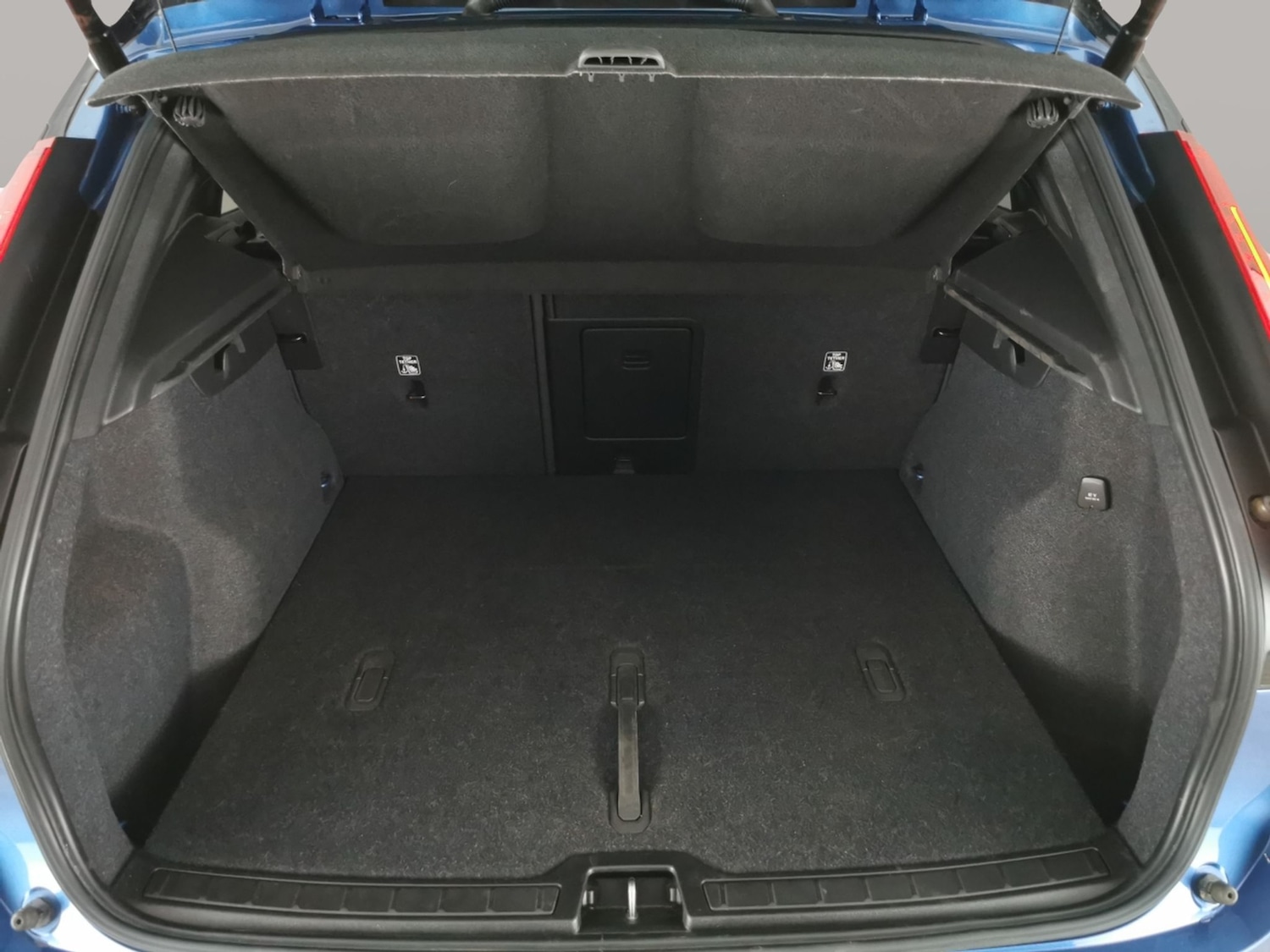 Used Volvo XC40 2021 for sale - 77219163: Photo 36