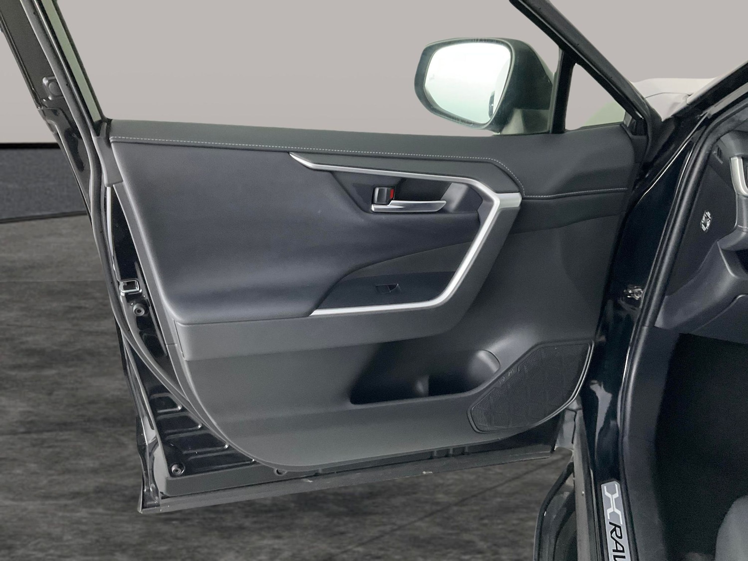 Used Toyota RAV4 2021 for sale - 76980391: Photo 26