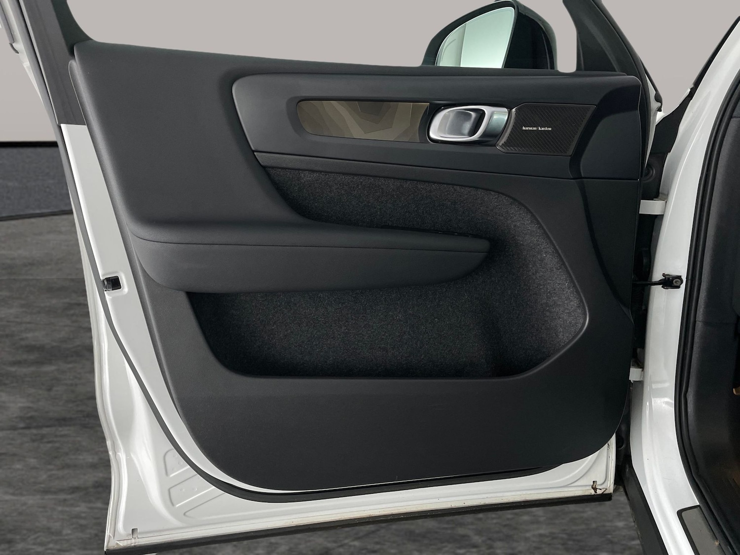 Used Volvo XC40 2022 for sale - 77160973: Photo 37