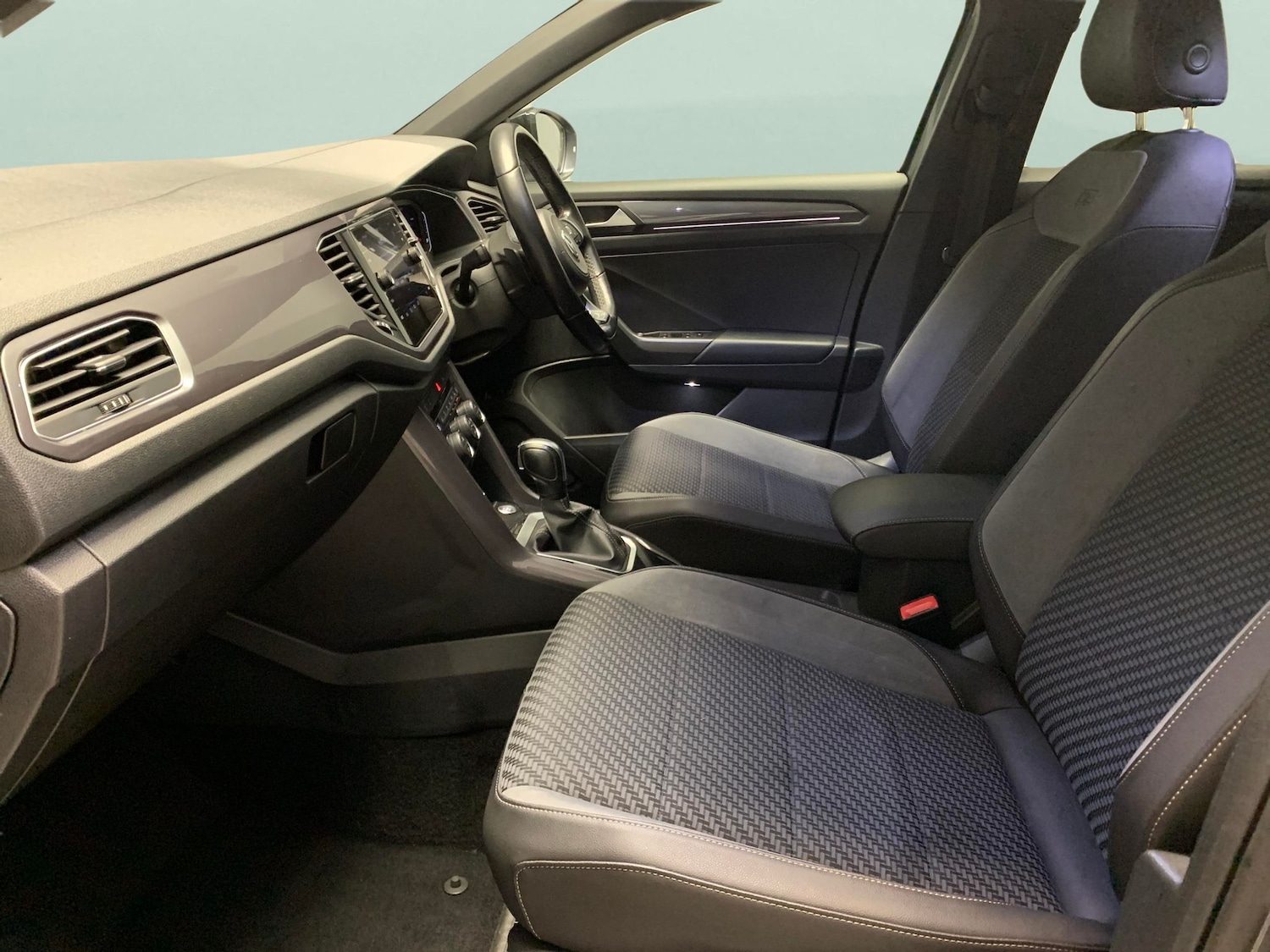 Used Volkswagen T-Roc 2019 for sale - 77245943: Photo 4