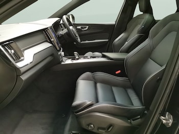 Used Volvo XC60 2022 for sale - 76244970: Photo