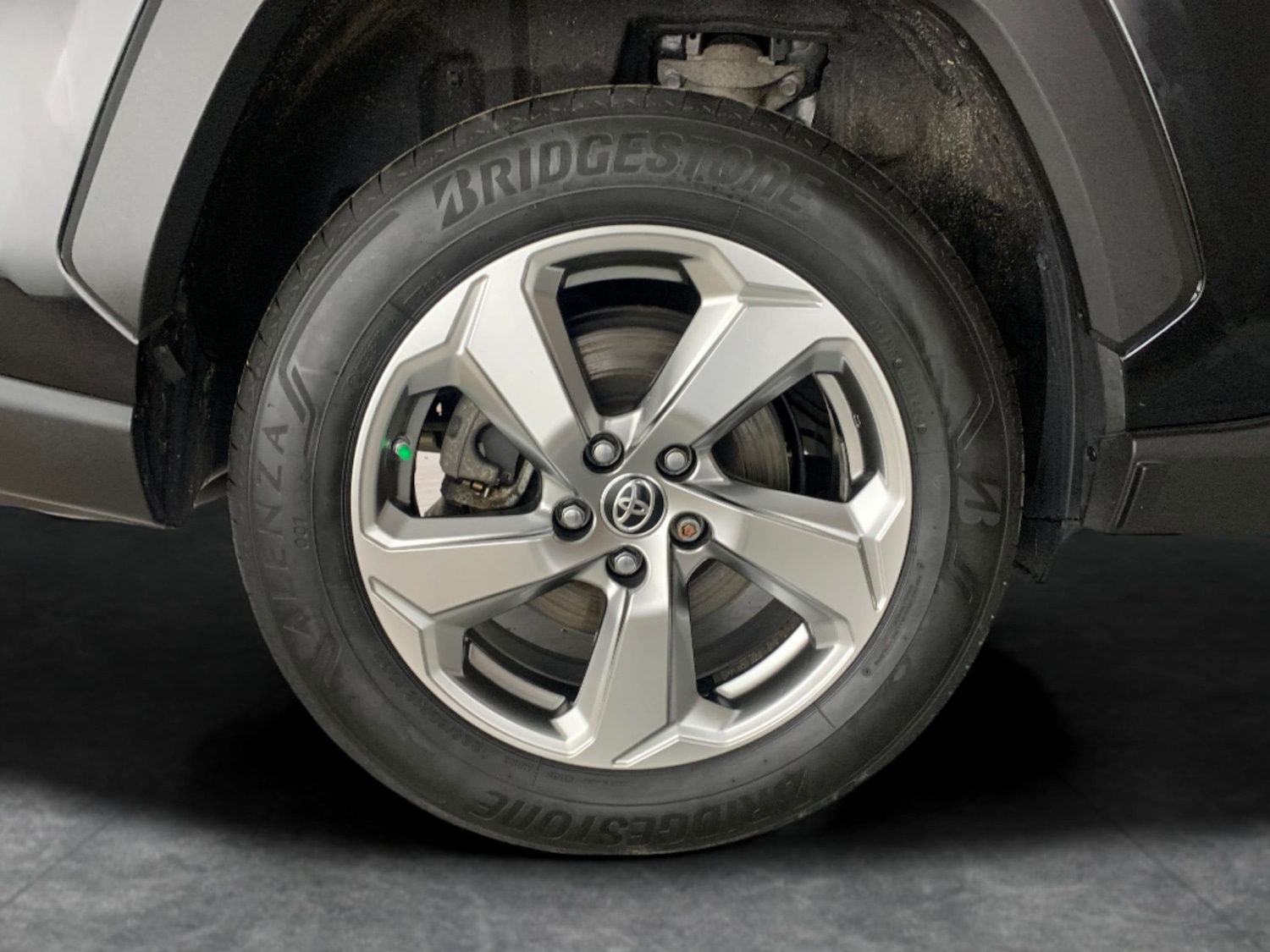 Used Toyota RAV4 2020 for sale - 76162450: Photo 32