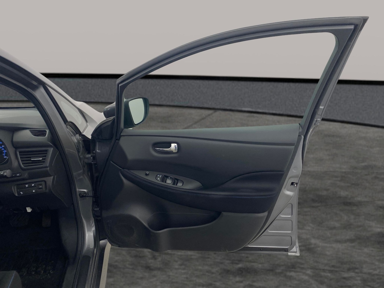 Used Nissan Leaf 2021 for sale - 77286081: Photo 24