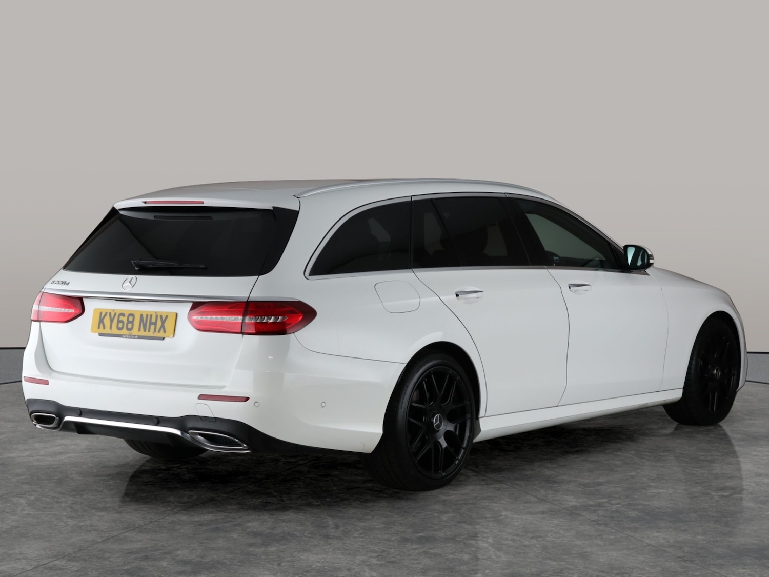 Used Mercedes-Benz E Class 2018 for sale - 76773748: Photo 10