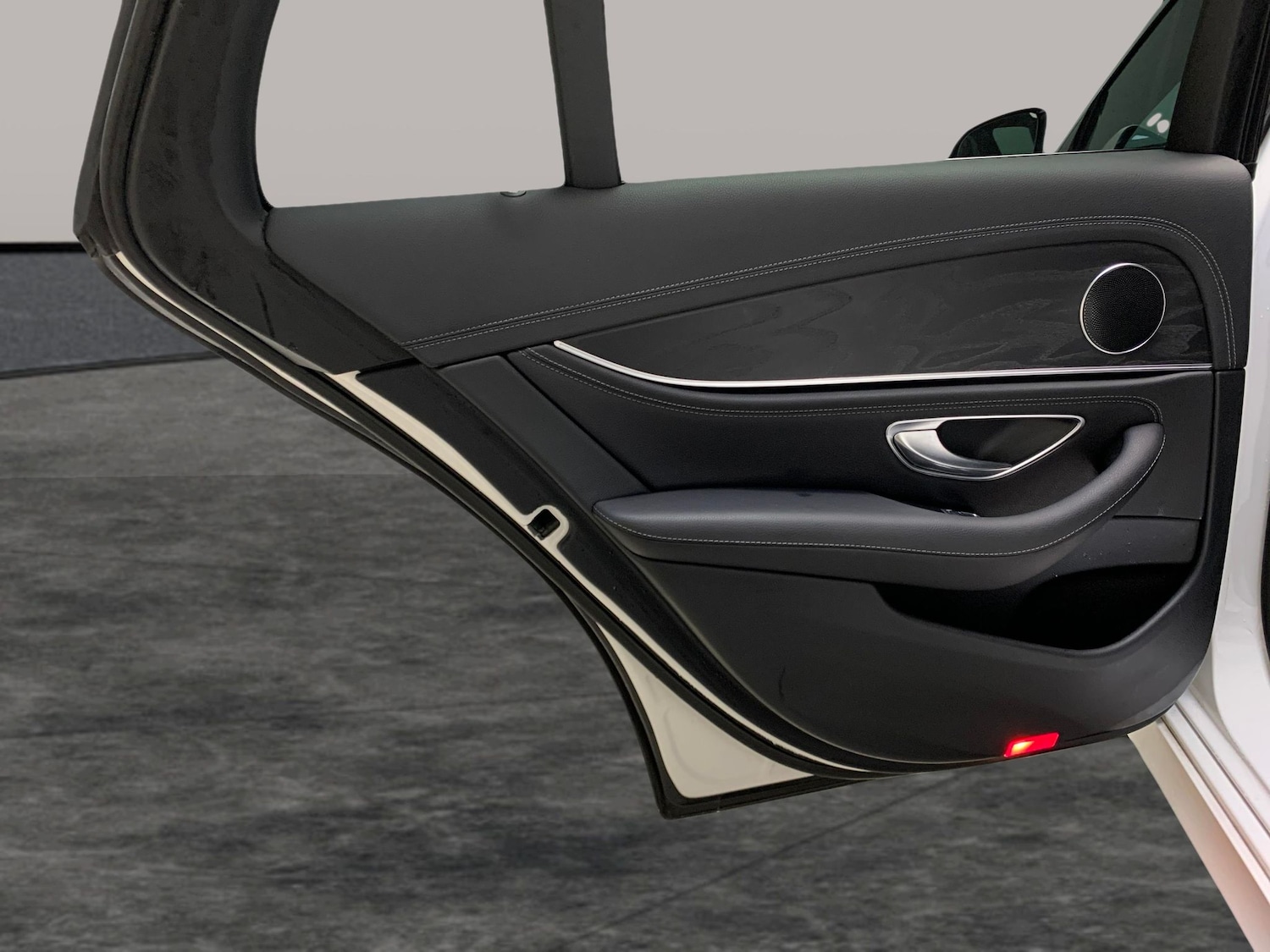 Used Mercedes-Benz E Class 2018 for sale - 76773748: Photo 27