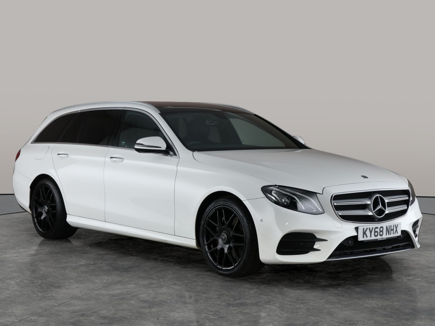 Used Mercedes-Benz E Class 2018 for sale - 76773748: Photo 8