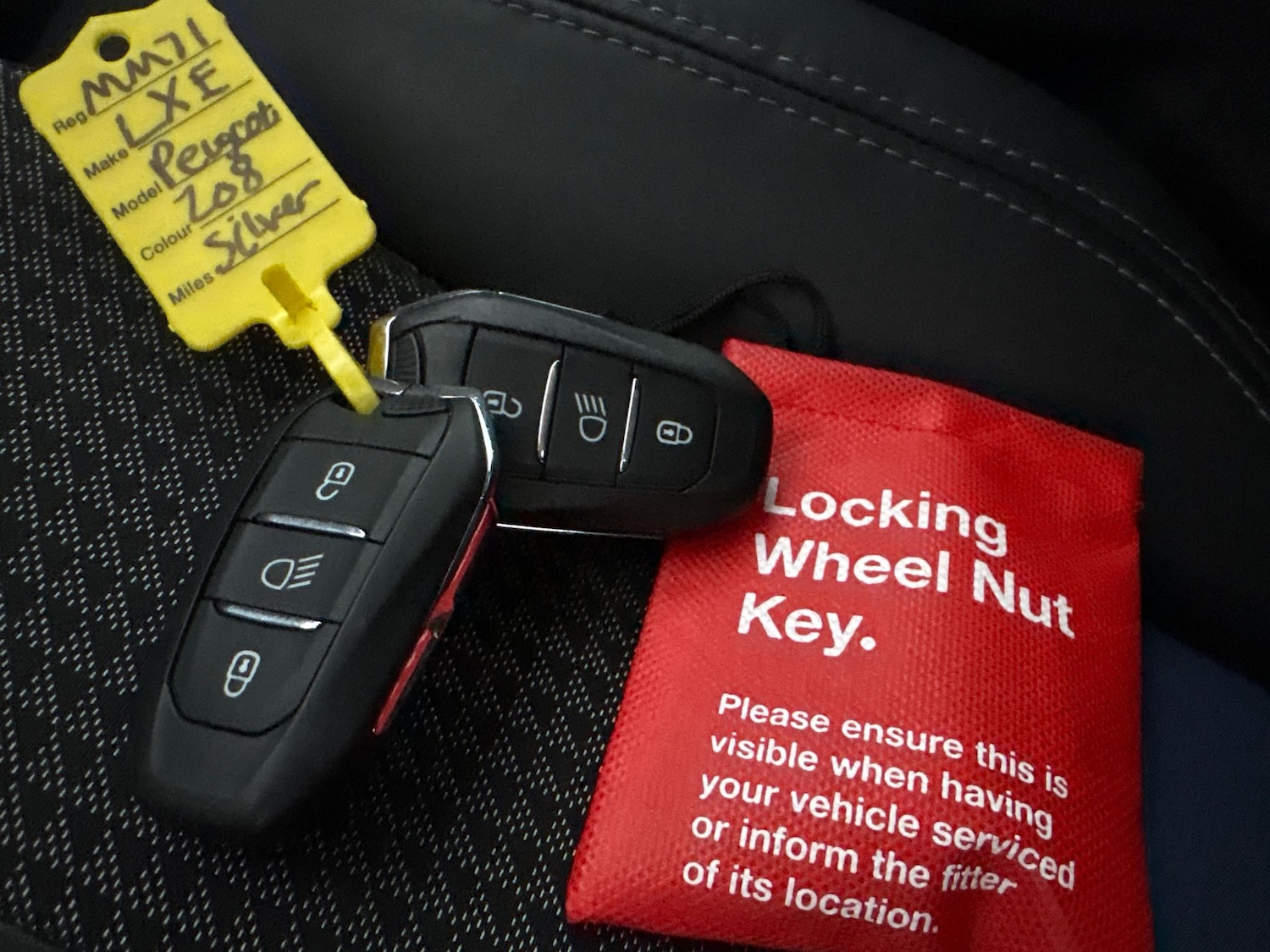 Used Peugeot E-208 2022 for sale - 77631082: Photo 36