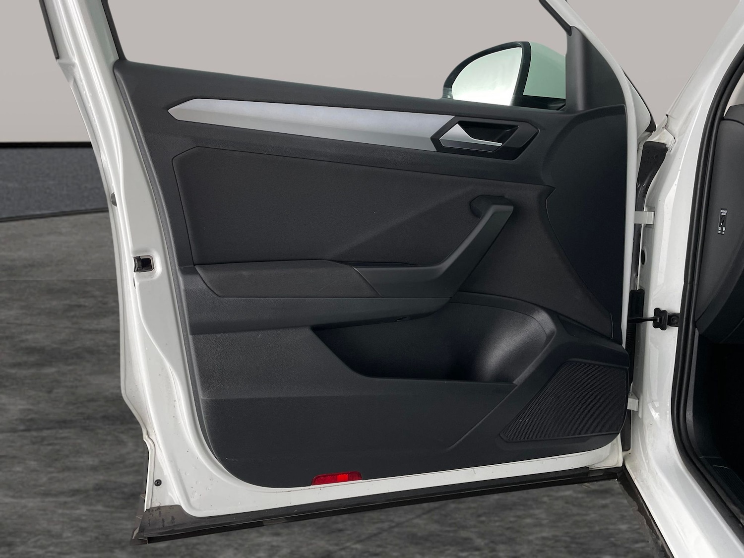 Used Volkswagen T-Roc 2022 for sale - 77068195: Photo 28