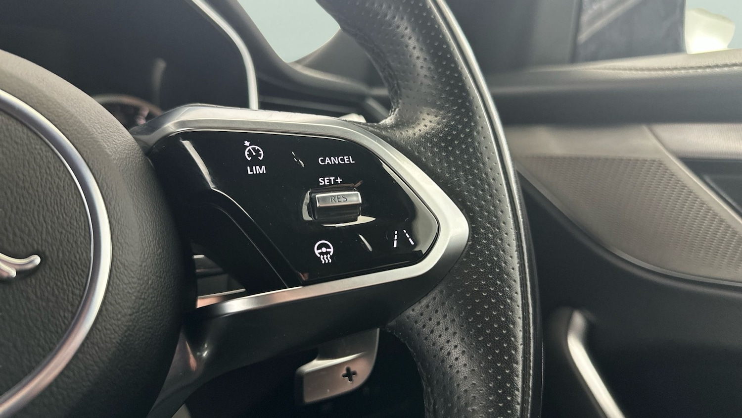 Used Jaguar F-Pace 2021 for sale - 77397602: Photo 21