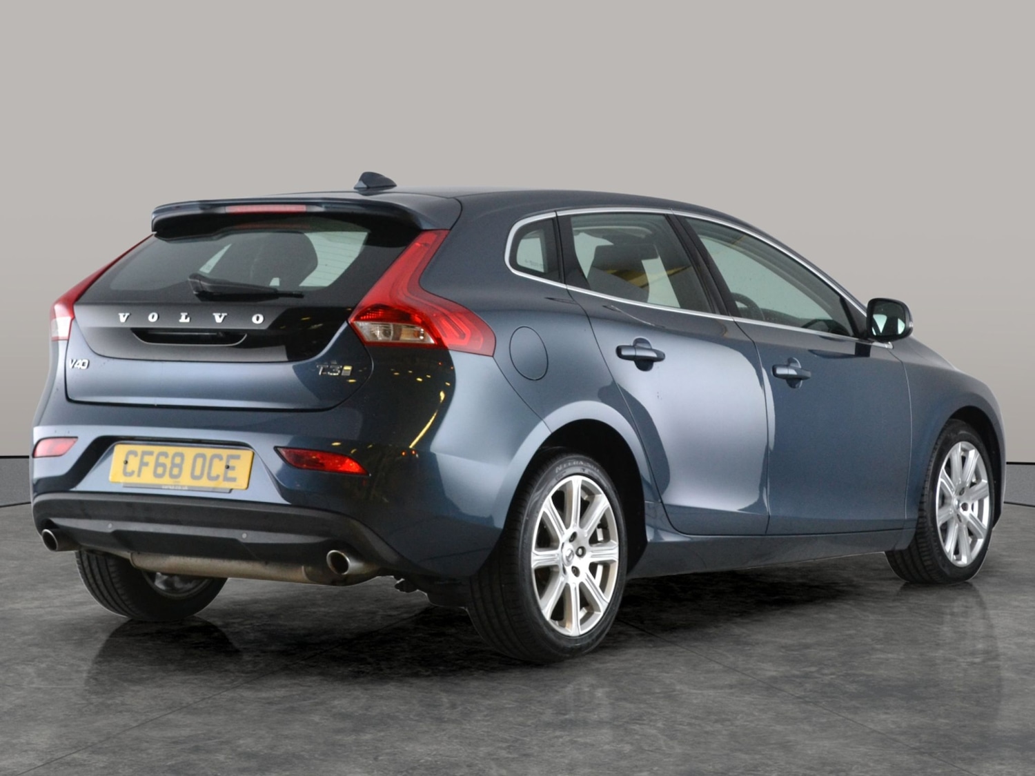 Used Volvo V40 2018 for sale - 77170847: Photo 11