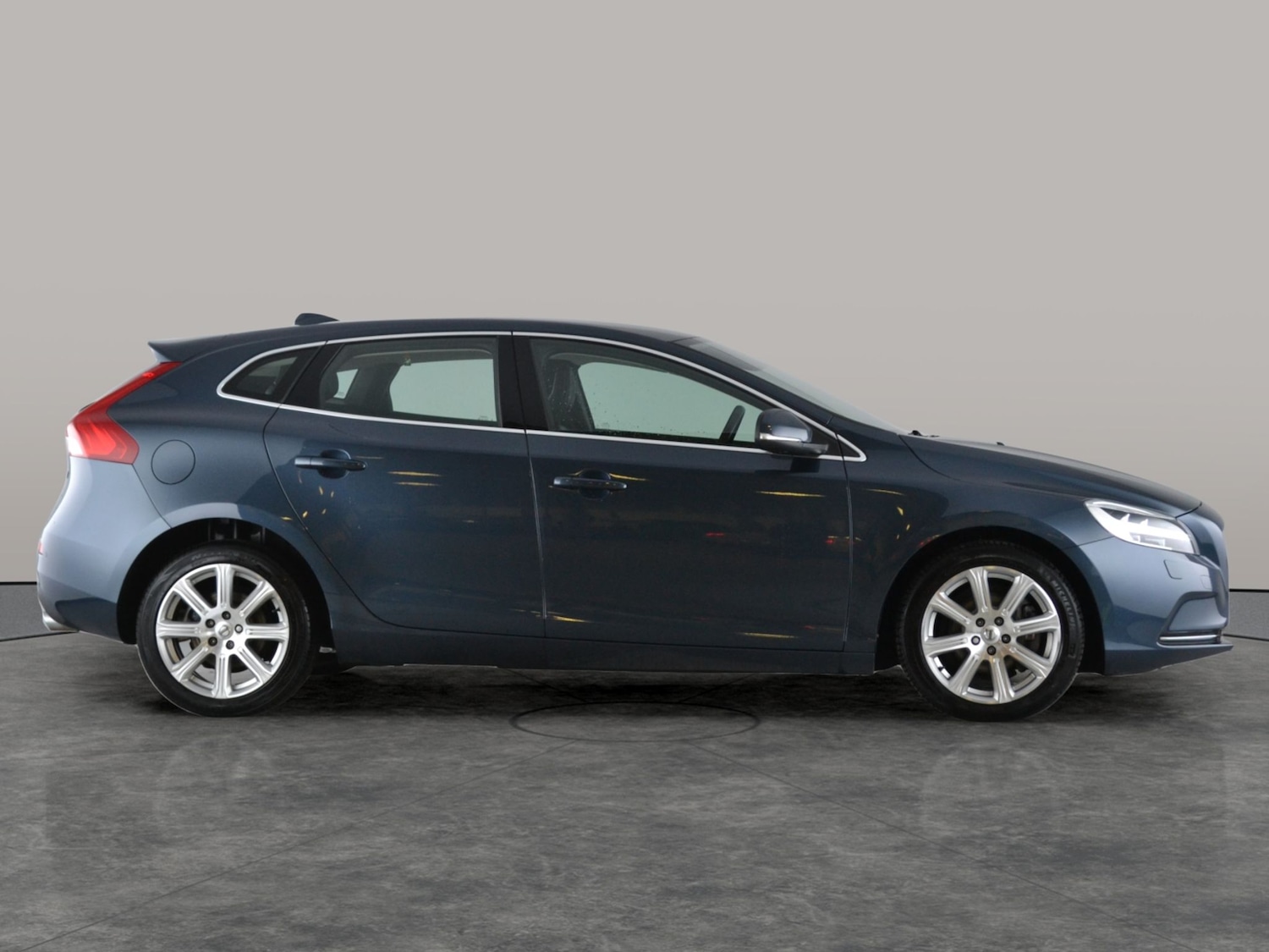 Used Volvo V40 2018 for sale - 77170847: Photo 12