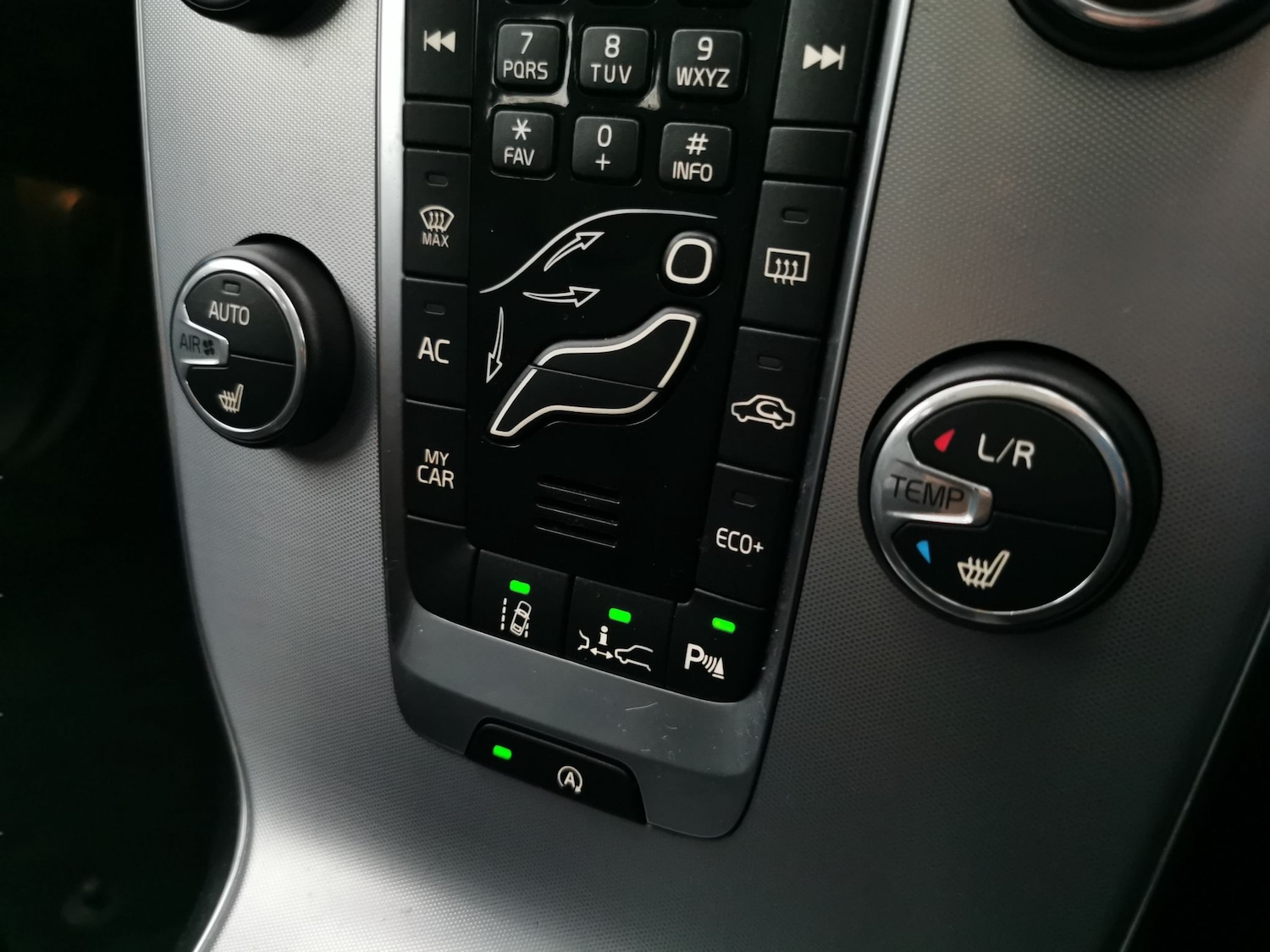 Used Volvo V40 2018 for sale - 77170847: Photo 18