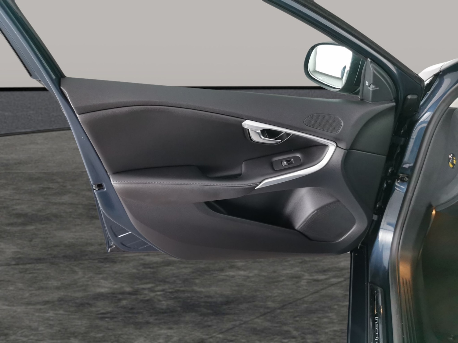 Used Volvo V40 2018 for sale - 77170847: Photo 25